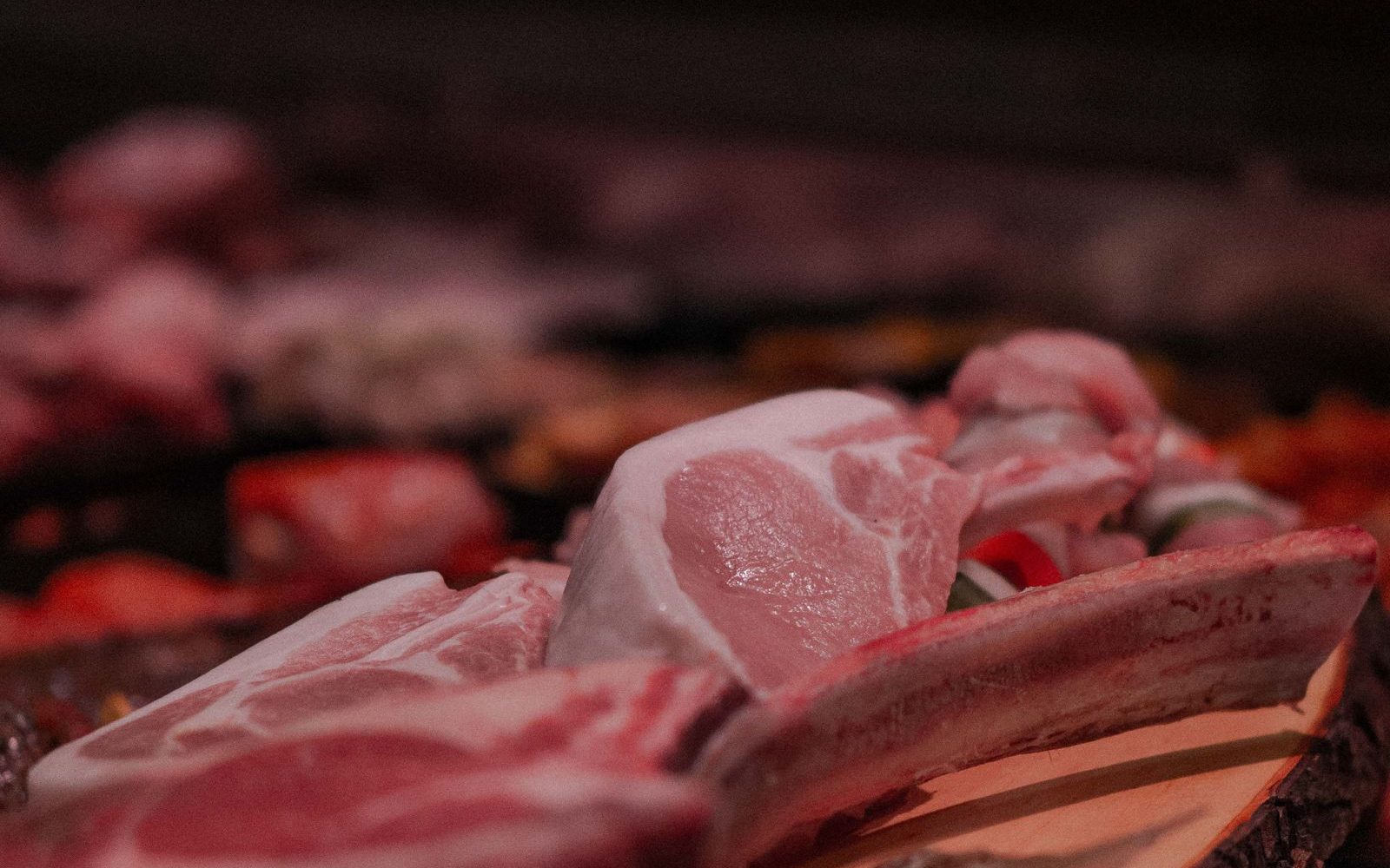 Boucher ou grande surface : le comparatif honnête